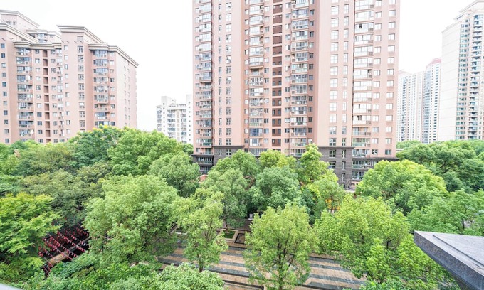 Changning Bed & Breakfast | Tyms Elegant 4BR 2BA APT Changning