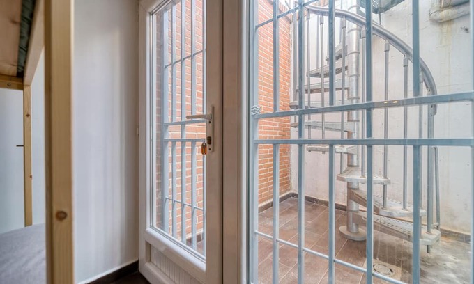 Pozuelo de Alarcon House | Casa Grande Casa Café