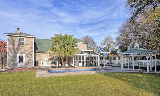 Whitemarsh Island House | Family Friendly House w Pool & Games