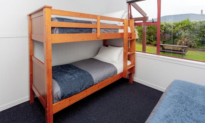 Cape Foulwind Hotel | Carters Beach Top 10 Holiday Park