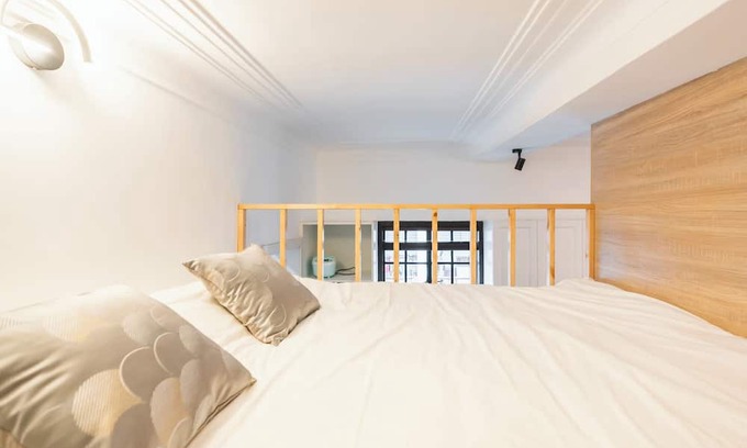 Shanghai Apartment | Shanghai Hills & Gefii Space Dinosaur