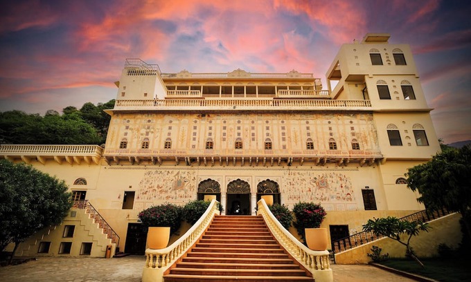 Jaipur District Hotel | Medieval Forts & palaces