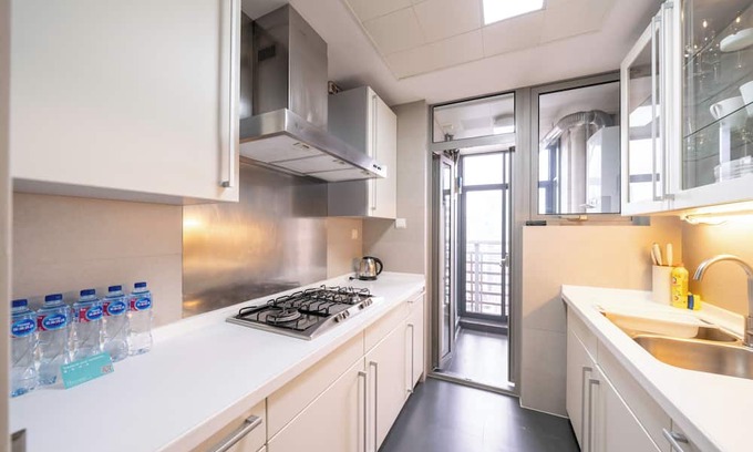 Xujiahui Bed & Breakfast | Tyms Elegant 3BR 2BA Apt Near Malls