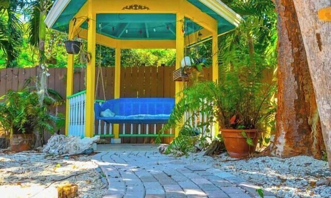 Key Largo House | Sandy's Backyard Keys Cottage