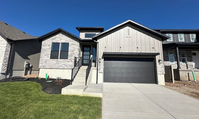 Mountain Green House | Charming 3-bedroom house located in Mountain Green with WiFi and AC