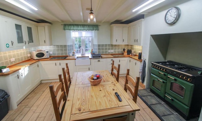 Greenhead Cottage | Hadrians Wall Cottage Greenhead - a cottage that sleeps 8 guests in 4 bedrooms