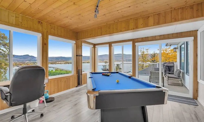 West Kelowna Estates House | 1941 - Lakeview Home in West Kelowna