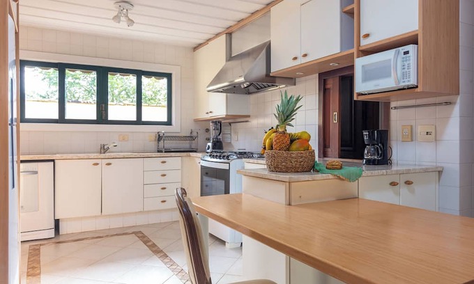 Regiao dos Lagos Cottage | Spacious house in Buzios for 8 people