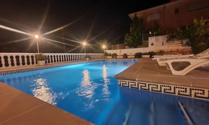 Tarragona Apartment | China -Double or Twin Room with Swimming
