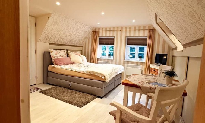 Dorpling Apartment | Apartment 'My Little Rose Cottage' with Private Terrace, Private Garden and Wi-Fi