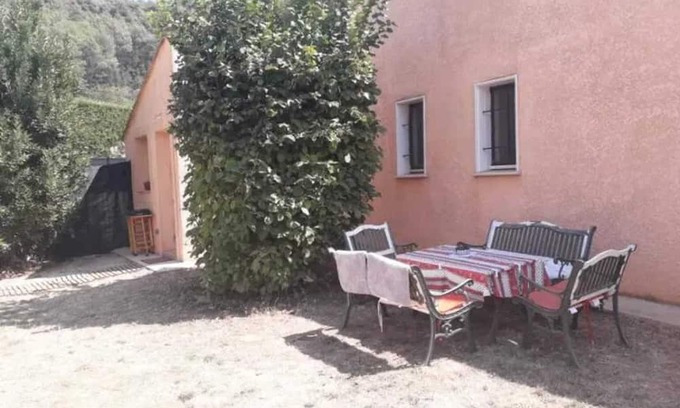 Saint-Zacharie Apartment | Homerez - Flat, Saint-Zacharie
