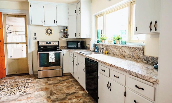 Castile House | Spacious 4-bedroom house in Letchworth State Park, Castile, NY.