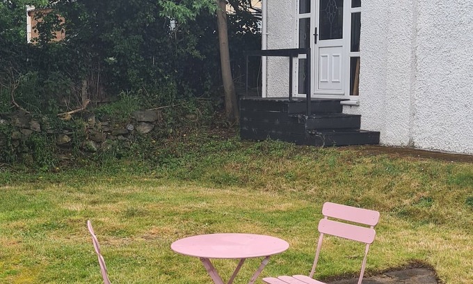 Newcastle Cottage | Mourne Hikers' Cottage is a cosy cottage, nestled at the foot of the Mournes