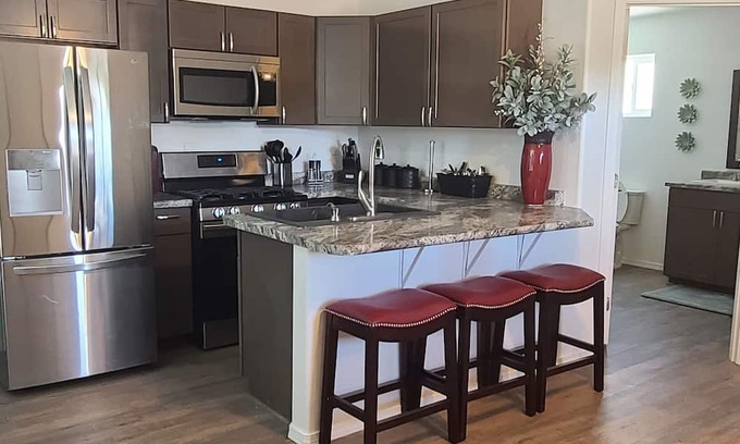 Farmington House | Charming 1-bedroom Casita-Tiny Home in the Heart of the Four Corners, Aztec, NM