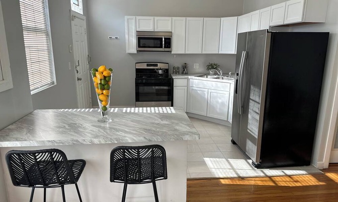 Greater Grand Crossing Apartment | Modern East Woodlawn Apartment!