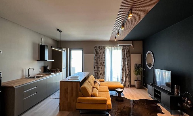 Sector 3 Apartment | SilviaB&B!nn