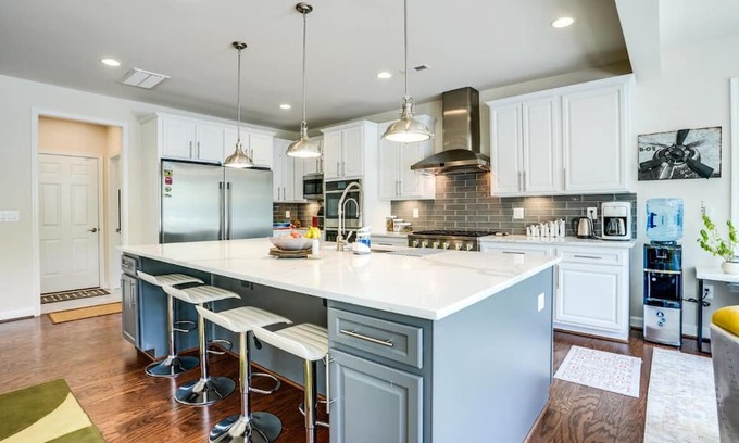 Centreville House | Beautiful secluded home close to Bull Run Battlefield, DC & more