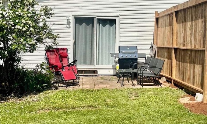 Summerside House | Centrally located Newly renovated 2 bedroom, 1bath washer dryer large back yard