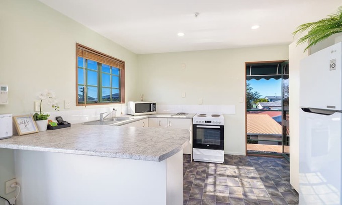 Kaikoura Apartment | Central | Affordable | 5 Bed Apartment, Central to Kaikoura | 5 Bedroom Apartment