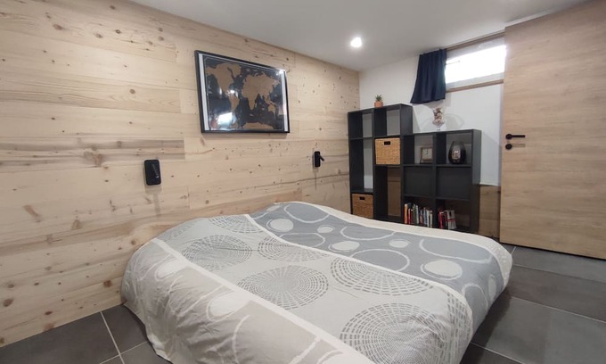 Passy Apartment | Appartement à la Montagne en Demi Niveau Inférieur de Maison