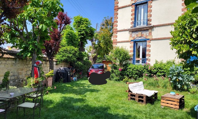 Houilles House | 1900 house with lots of charm, 10 minutes from St Lazare and Paris
