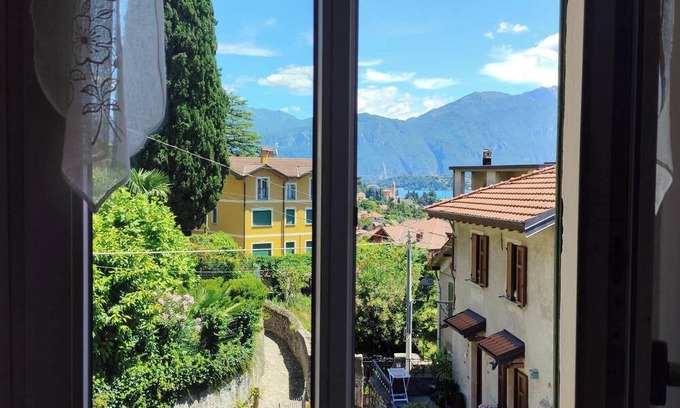 Azzano Apartment | Easy and cozy flat on Como lake center, sleep visit & relax!