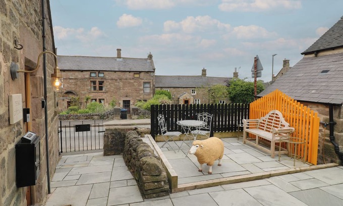 Winster Cottage | PICTURE COTTAGE, pet friendly, character holiday cottage in Winster