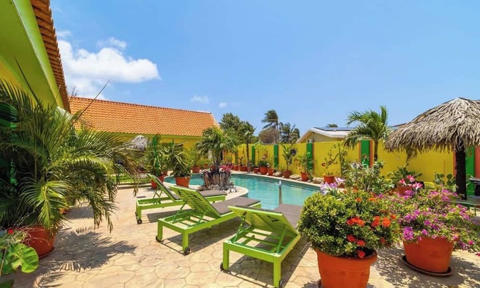Punto de Oro Apartment | This apartment is a 4 bedroom(s), 4 bathrooms, located in Oranjestad, null.