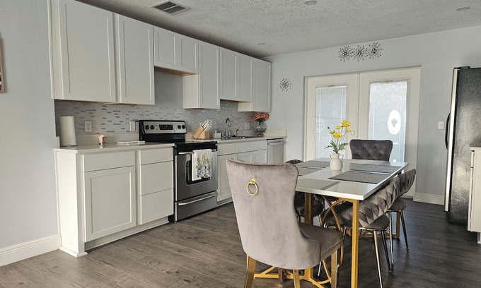 Orlando House | Home away from home. Family friendly!