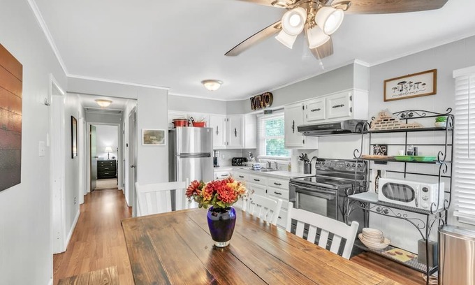 Afton Cottage | NEW LISTING! Hill House Cottage (3-Bedroom) - Pets Allowed by RedAwning