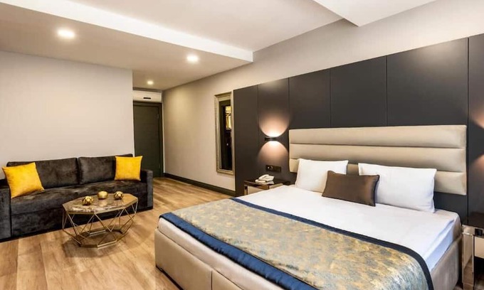 Sisli Apartment | A Palace Suites - Deluxe Two-Bedroom Suite 2