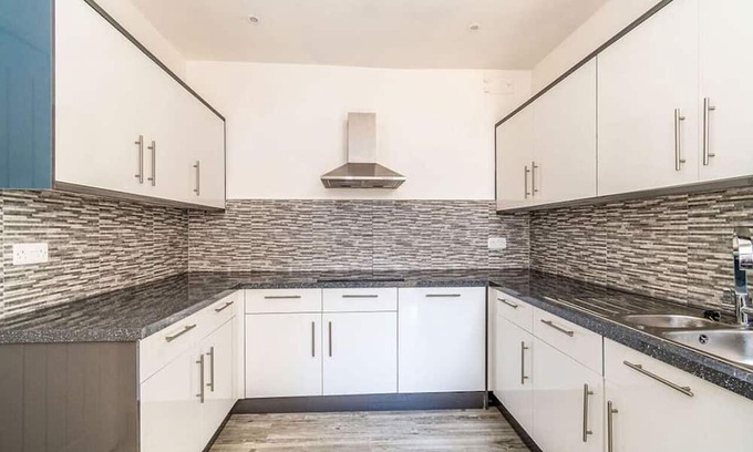 Southsea Apartment | Frontera Six | 6BR Getaway | Victorious Festival