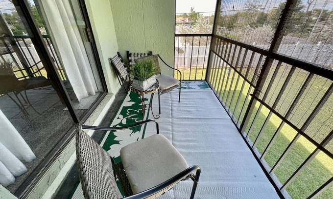 Cocoa Apartment | College Pines South in Historic Cocoa