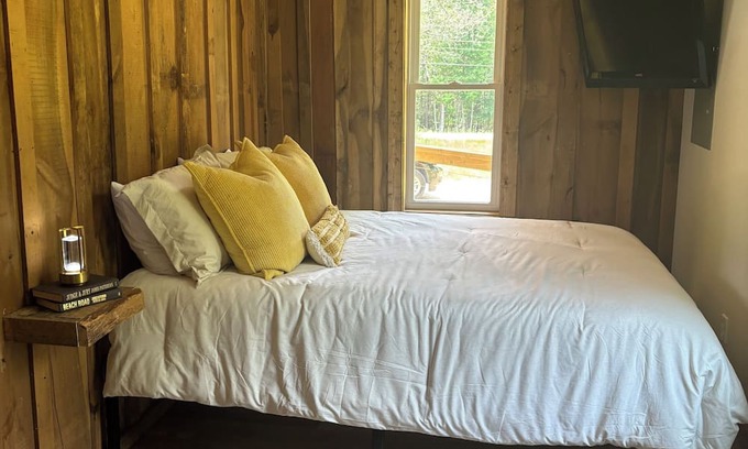 Dennis Cabin | Cabin at Bay Springs Lake & Tishomingo State Park