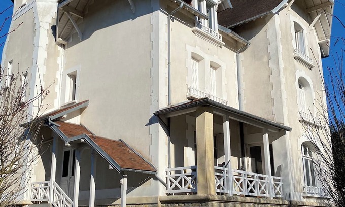 Tilly-sur-Seulles Apartment | Charming "Les Piplettes" Apartment at Manoir des Lys