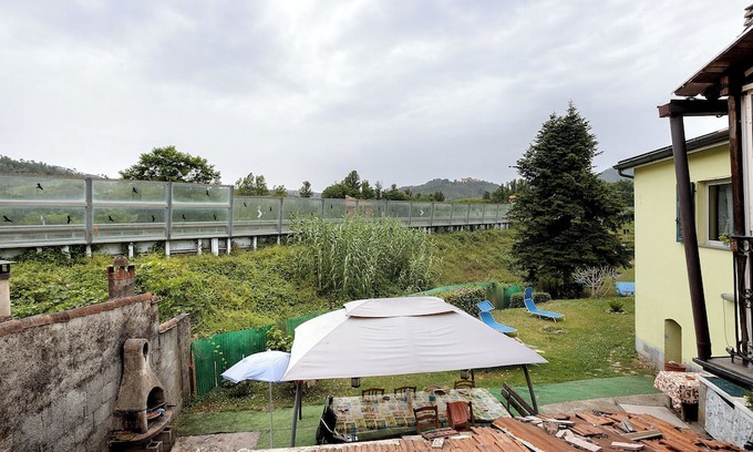 Beverino Apartment | Comfortable Apartment 'La Casa Sulla Collina' with Balcony