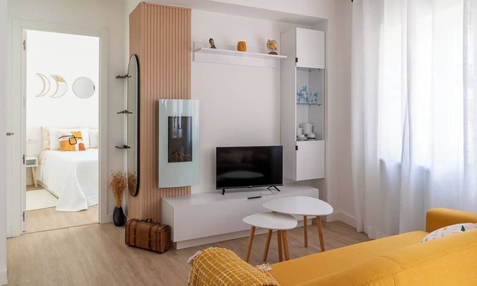 Figueras (Castropol) Apartment | Explore Ribadeo: Wanderlust Estudio with Kitchen Amenities
