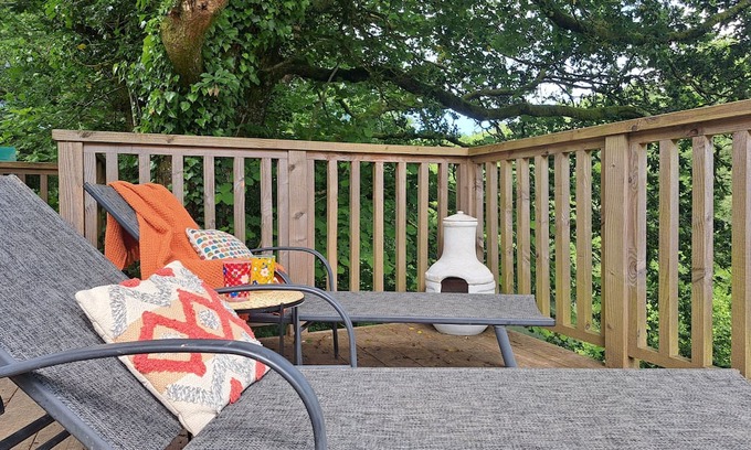 Christchurch Cabin | Secluded Treehouse Retreat with Hot Tub in Exmoor Wildlife