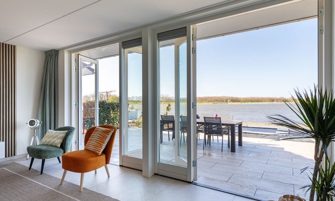 Municipality of Hollands Kroon House | Beachhouse Wadmeer. Kom tot Rust aan het Water!