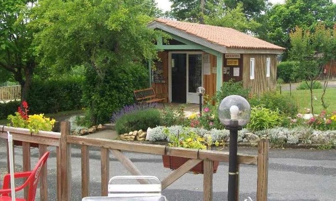 Villefranche-du-Perigord House | Camping 3 étoiles - Piscine - efaae0