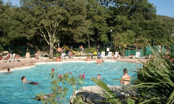 Brissac House | Camping - Piscine - eehdhd