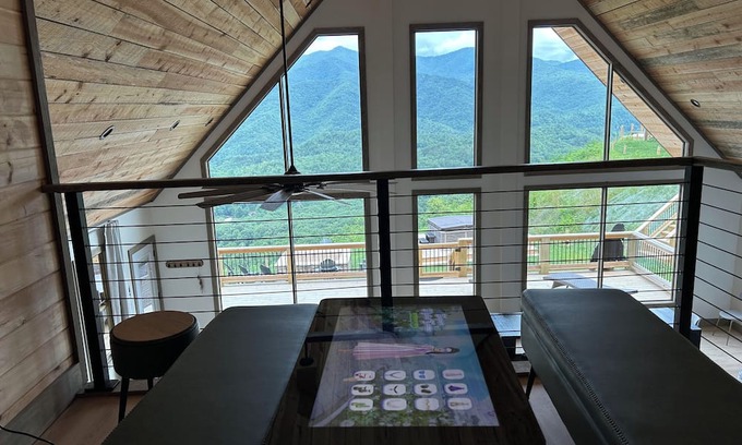 Andrews Cabin | Big Foot Lodge Luxury Mountain Retreat Nestled in Nantahala Snowbird Mountains