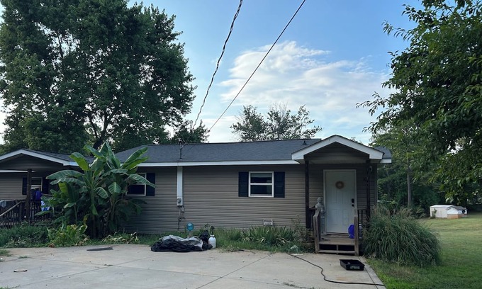 Reed Creek Apartment | Cozy 1-bedroom apartment in Hartwell with WiFi, AC, lake access. Sleeps 5.