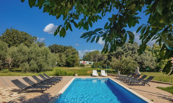Borik Villa | Villa Eucaliptus - Six Bedroom Villa, Sleeps 12
