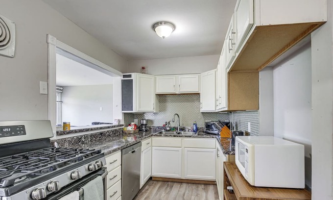 Airport Township House | Pet-Friendly Home - 3 Mi to St Louis Airport