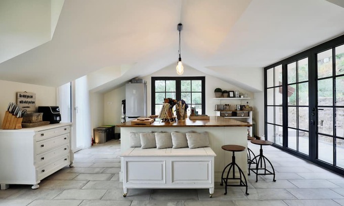 Seborga Villa | Unique Villa Sunset, private 3 en-suite villa in Principality Seborga with WiFi