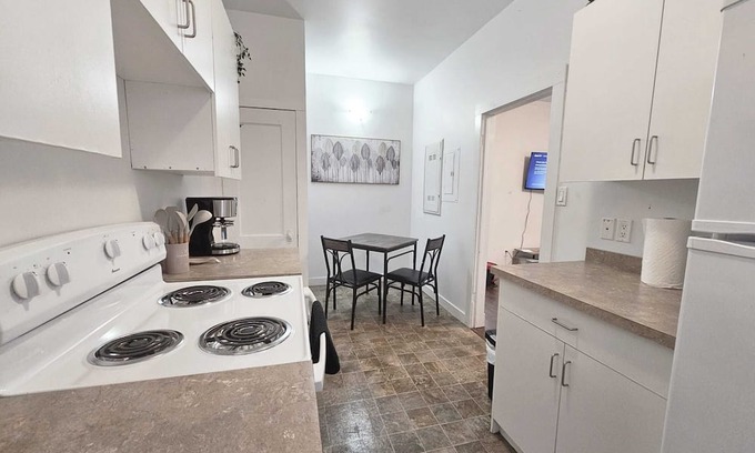 Moose Jaw Apartment | Best Airbnb in MJ Sleeps 2 Parking Coffee
