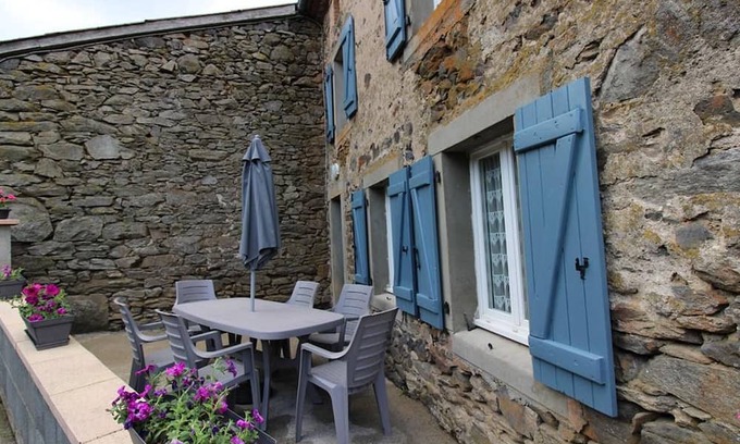 Tiviers Cottage | Gite Tiviers, 2 bedrooms, 4 persons