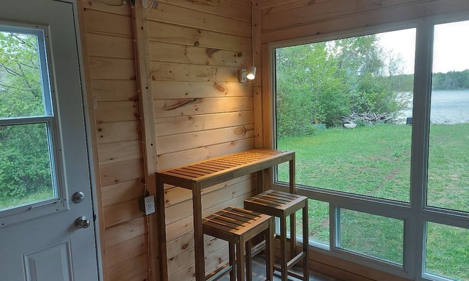 Rideau Lakes Cabin | Relaxing BUNKIE: Glamping with Ocean View & Spa Amenities