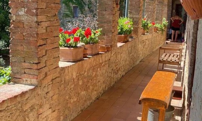 Chiusdino Apartment | Enchanting Tuscan Countryside Farm for Family Getaways
